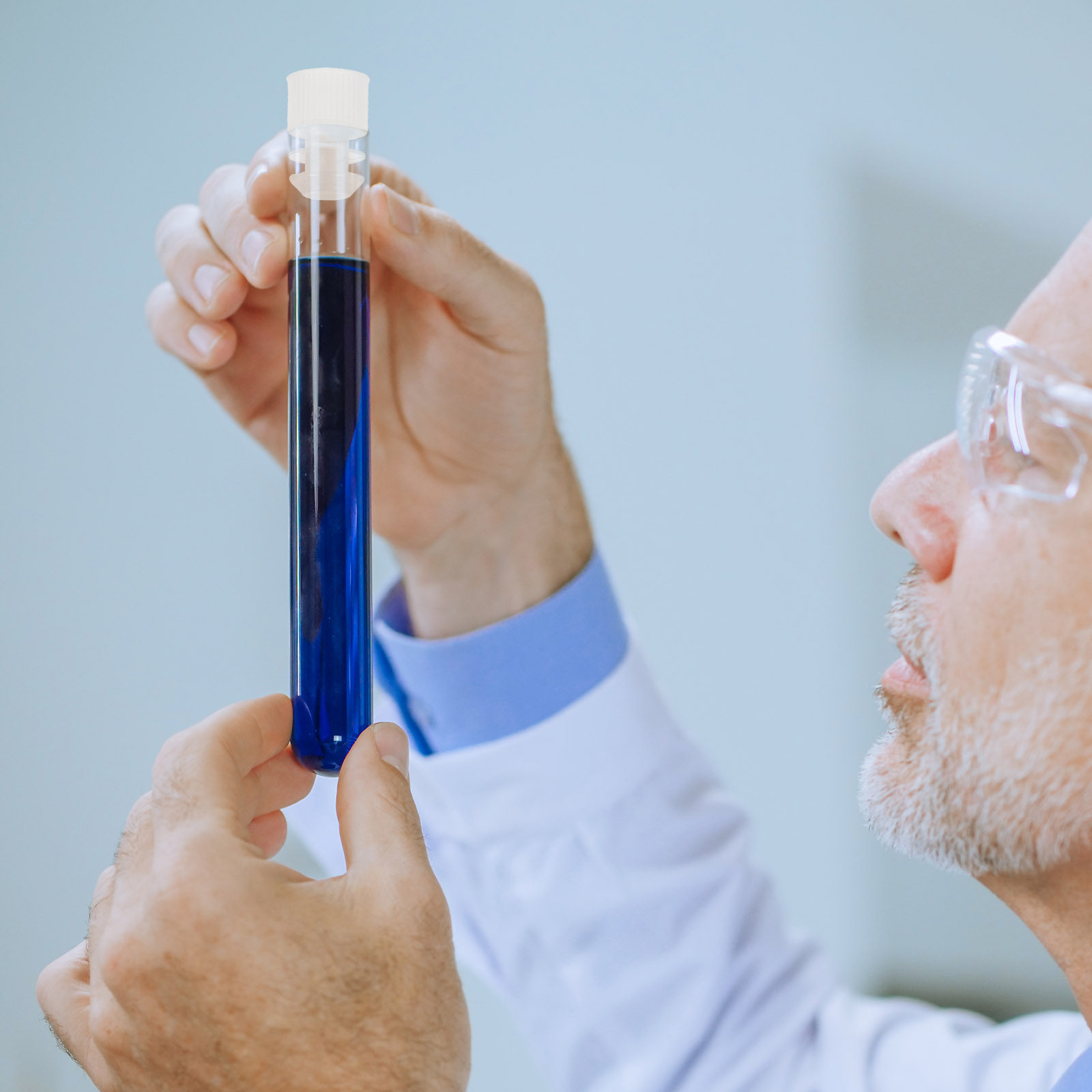 実験用ボトル栓 100個入り 12mm 無垢プラスチック製  - Medical Laboratories のレビューと価格